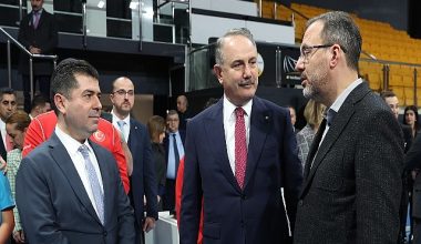 VakıfBank Spor Kulübü, Gençlik ve Spor Bakanı Dr. Mehmet Muharrem Kasapoğlu ve Kars’ın genç sultanlarını ağırladı
