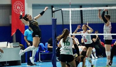 Altınoluk Voleybol yoluna kayıpsız devam ediyor