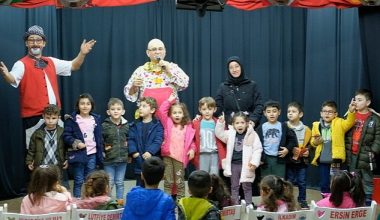 Canik'te Miniklerin Tiyatro Sevinci