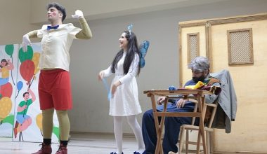 Depremzede Çocuklara Tiyatro Morali