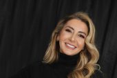 Ebru Zülfikaroğlu “Çağdaş Kadın “Mış Gibi" Yapmaz, İçten ve Samimidir."