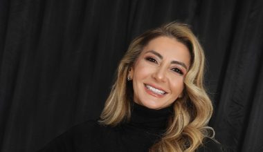 Ebru Zülfikaroğlu “Çağdaş Kadın “Mış Gibi" Yapmaz, İçten ve Samimidir."