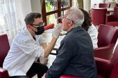 Egeli Gönüllü Diş Hekimleri depremzedelerin ağız ve diş bakımlarını yaptı