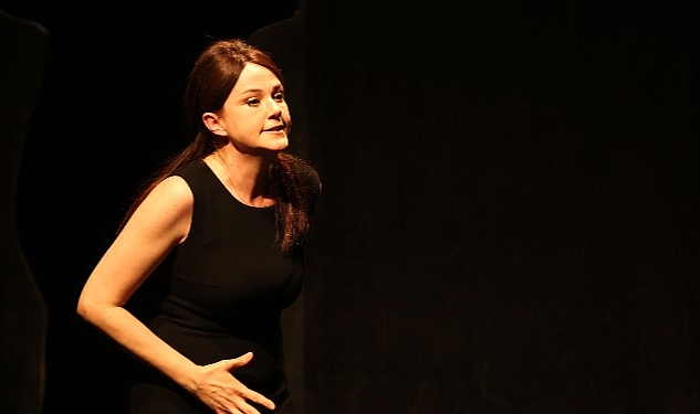 'Kurdele Ya Da Artı Sonsuz' 100'üncü temsilini yaptı