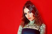 Nilhan'dan Filtresiz Bir Duygu Akışı: “Ses Ver"