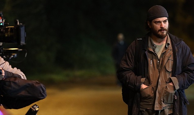 Yeni Netflix Dizisi Kübra'nın Setinden İlk Görsel Paylaşıldı
