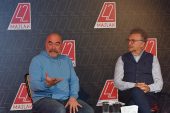 42 Maslak'ta 'Ramazan Sohbetleri'nin konuğu Ezel Akay'dı