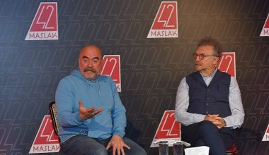 42 Maslak'ta 'Ramazan Sohbetleri'nin konuğu Ezel Akay'dı