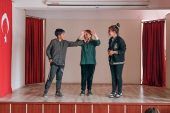 Depremzede Öğrencilere Yönelik Drama Etkinlikleri Sürüyor