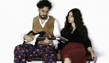Evrencan Gündüz ve Naz Özgülüş'ten Etkileyici Düet: “Çare Ol Bana”