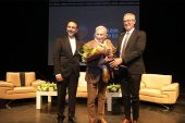 Haldun Dormen Gaziemir sahnesinde