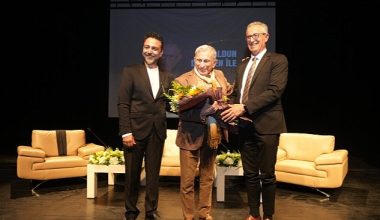 Haldun Dormen Gaziemir sahnesinde