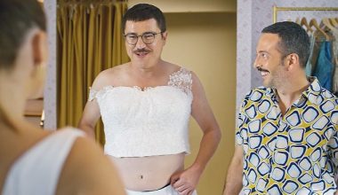 İbrahim Büyükak, Oğuzhan Koç ve Gizem Karaca'yı Buluşturan 'Özür Dilerim' Filminin Merakla Beklenen Fragmanı Yayınlandı İbrahim Büyükak, Oğuzhan Koç ve Gizem Karaca'yı Buluşturan 'Özür Dilerim' Filminin Merakla Beklenen Fragmanı Yayınlandı