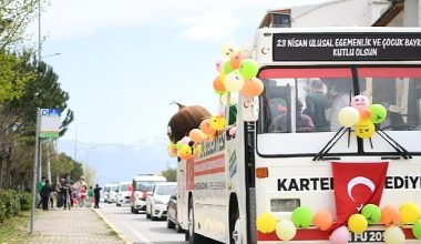 Kartepeli Çocuklara Bayram Hediyesi