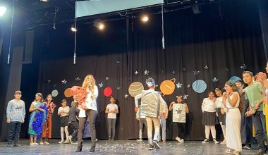 Konak Dumlupınar Ortaokulu “Uzay Macerası" Tiyatro Oyunu ile Fen Bilimleri, Sanat ve Empatiyi Buluşturdu