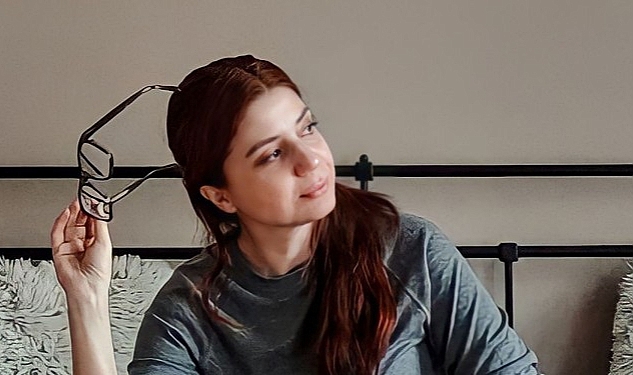Son yıllarda adından sıkça söz edilen, figüratif yapıtlarında   birey-zaman-toplum konularıyla dikkat çeken sanatçı  Sevinç Çiftci,  'AYNI ELMA YENİ DÜNYA'  Solo Sergisi İle 6-27 Mayıs 2023 tarihlerinde Galeri Diani'de!