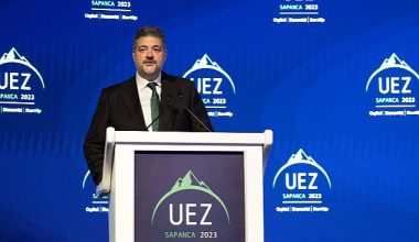 Uludağ Ekonomi Zirvesi 2023 = Hayat Holding Yönetim Kurulu Başkan Yardımcısı ve İcra Kurulu Başkanı M. Avni Kiğılı: “Türkiye'nin ilk dijital bankası Hayat Finans ile mikro girişimcilerin en büyük destekçisi olmayı hedefliyoruz”