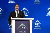 Uludağ Ekonomi Zirvesi 2023 = Hayat Holding Yönetim Kurulu Başkan Yardımcısı ve İcra Kurulu Başkanı M. Avni Kiğılı: “Türkiye'nin ilk dijital bankası Hayat Finans ile mikro girişimcilerin en büyük destekçisi olmayı hedefliyoruz”