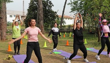 Anne ve çocuklar Zeytinpark'ta spor yaptı
