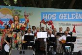Antalya'da şenlik havasında Hıdırellez kutlaması