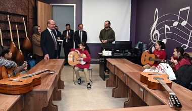 Beyhekim Gelişim ve Teknoloji Akademisi'nde öğrenciler yeteneklerini keşfedip kariyer planlamalarına ilk adımı atıyor.