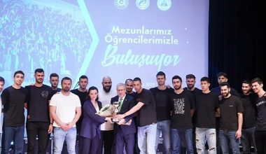 EÜ Erkek Voleybol Takımı Türkiye şampiyonu!