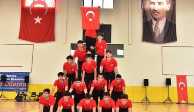 Kartepe'de düzenlenen 19 Mayıs Atatürk'ü Anma, Gençlik ve Spor Bayramı büyük bir coşkuyla kutlandı