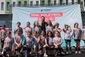 Küçükçekmece'deki Voleybol Şenliği'nde 500 Sporcu Mücadele Etti
