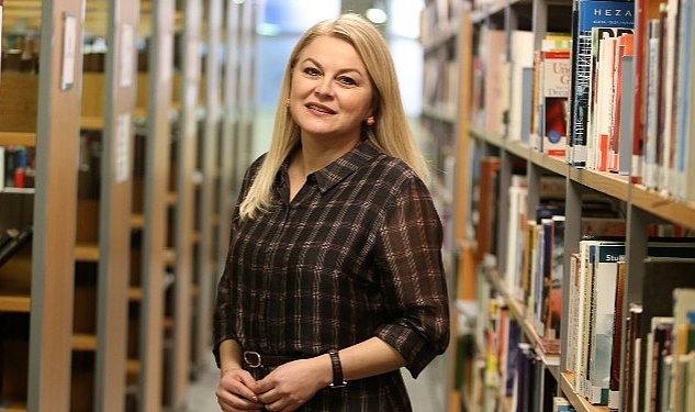 Prof. Dr. Deniz Ülke Arıboğan: “Toplumun en önemli özelliği, belirsizlikten statükoya doğru kayması" “Muhalif seçmeni de umutlandıracak, mutlu edecek bir yaklaşım zamanıdır"