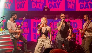 Red Bull'un düzenlediği 'Red Monday' Ünlüleri Bir Araya Getirdi
