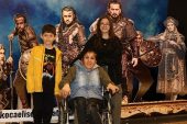Tiyatro bütün engelleri aşar