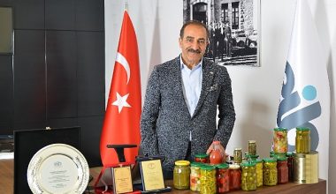 Araştırmaların sonucu Türkiye ekonomisinin ihracatta kur/fiyat rekabeti değil, dıştan alınanı dışa satmaya dayalı bir ekonomik özelliğe sahip olduğunu gösteriyor.
