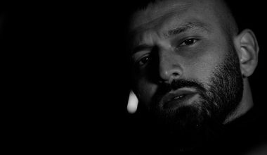 Başarılı Rapçi Anıl Eroğlu'dan Yeni Şarkı: “Zaman Geçer”