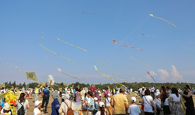 Bergama UNESCO'ya girişinin 9. yılını uçurtmalarla kutladı