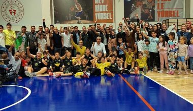 Büyükşehir Belediyespor Basketbolda Alt Yaş Kategorilerinde İki Şampiyonluk Birden Kazandı