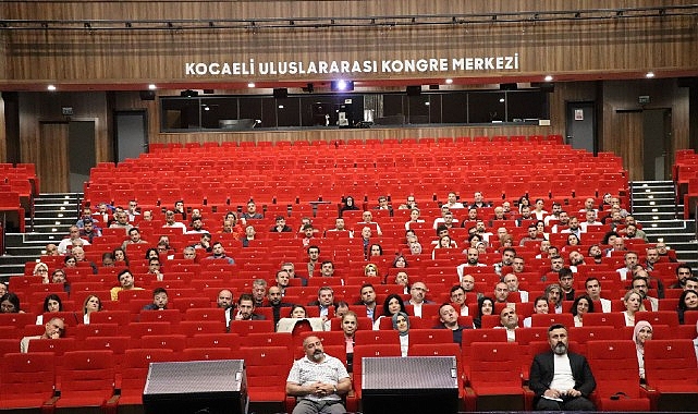 Büyükşehir'den şef ve amirlere hizmet içi eğitim