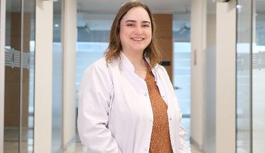 Çocukların diş bakımında ebeveynler istikrarlı olmalı