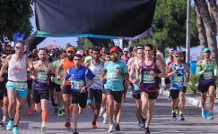 Ege'nin incisi Çeşme'de düzenlenen Salomon Çeşme Yarı Maratonu'nda birinciler belli oldu