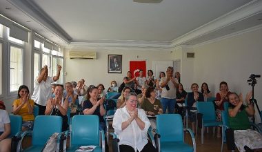 İzmir'in girişimci kadınları sertifikalarını aldı