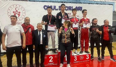 İzmirli Öğrencilerden Yeni Madalyalar