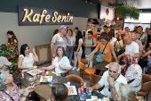 “Kafe Senin", Hizmete Girdi