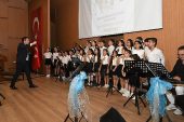 Karabağlar Belediyesi Çocuk Korosu'ndan ilk konser