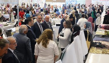 Karaman Belediyesi Yıl Sonu Sergisi açıldı