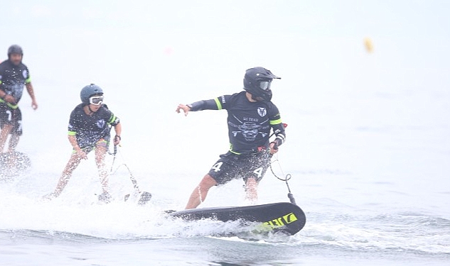 Kocaeli'de Türkiye Su Jeti ve Flyboard Şampiyonası heyecanı başladı
