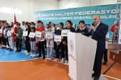 Minikler Türkiye Halter Şampiyonası Keçiören'de düzenleniyor