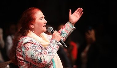 Sabahat Akkiraz'dan türkü ziyafeti