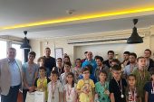 Seferihisar Belediyesi, okulların kapanmasıyla Teos Yaratıcı Yazarlar Evi'nde “Yaza Merhaba Satranç Turnuvası" düzenledi.