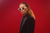 Tek Kişilik Müzik Dehası Tash Sultana, PSM Loves Summer by %100 Müzik Kapsamında 23 Haziran'da Zorlu PSM'de!