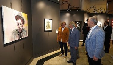 Üsküdar Belediyesi, Aşık Veysel'in Vefatının 50. Yılı Anısına Sergi Düzenledi
