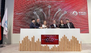 Ak Portföy, Türkiye'nin ilk Büyüyen Şirketler Hisse Senedi Fonu ile Türkiye'nin Yıldızlarına Yatırım Fırsatı Sunuyor! Ak Portföy, Türkiye'nin ilk Büyüyen Şirketler Hisse Senedi Fonu ile Türkiye'nin Yıldızlarına Yatırım Fırsatı Sunuyor!
